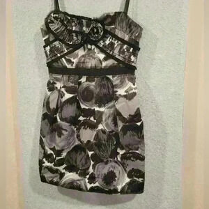 3 for $20 - BCBG Maxazria strapless mini dress sz 4